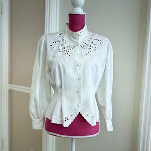 Vintage 80's Made in Japan Women Cream/White Embroidery Blouse/Top/Shirt, Size S